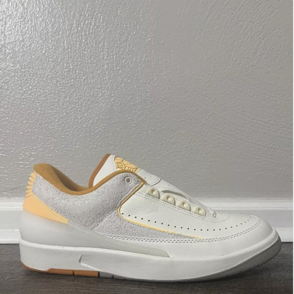 Nike Air Jordan 2 Retro Low Sail/Melon-Light Curry Men’s Size 9 DV9956-118​​